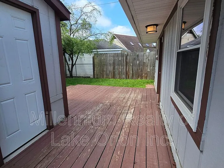 201 W York York Ave — Photo 29