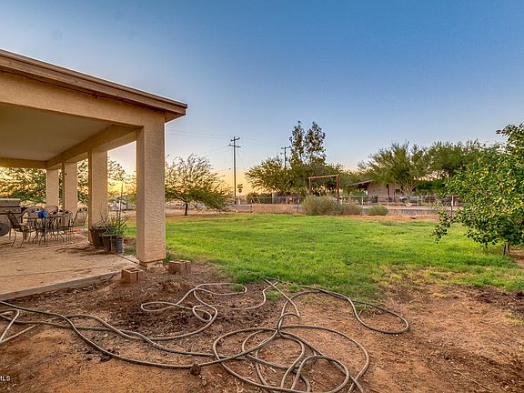 3rd image of 21038 W Caroline Ln