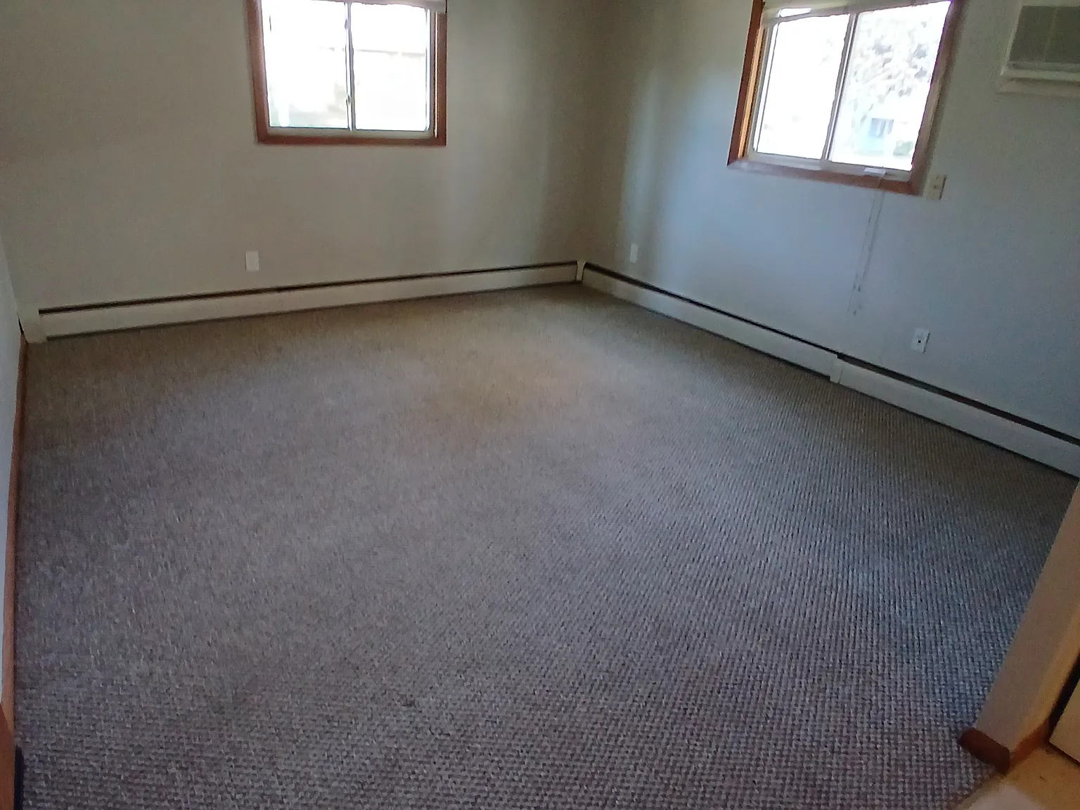1 bed, 720 sqft, $1,050 — Photo 2
