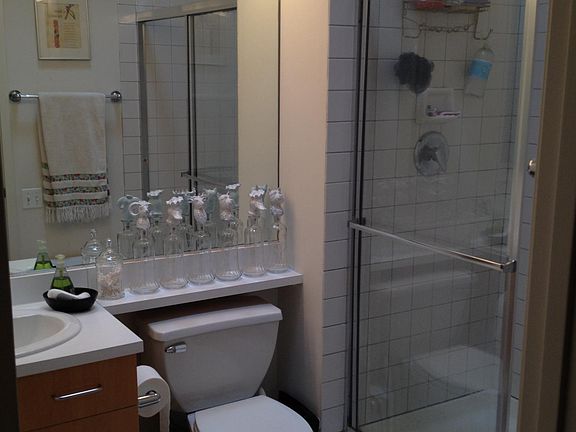 3rd image of 1855 N Oakley Ave #D