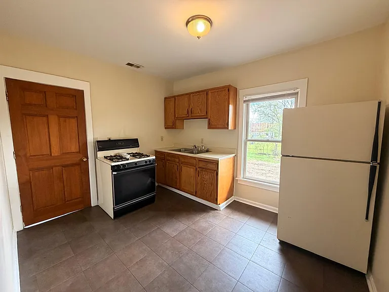 2278 Warren St #2 — Photo 7