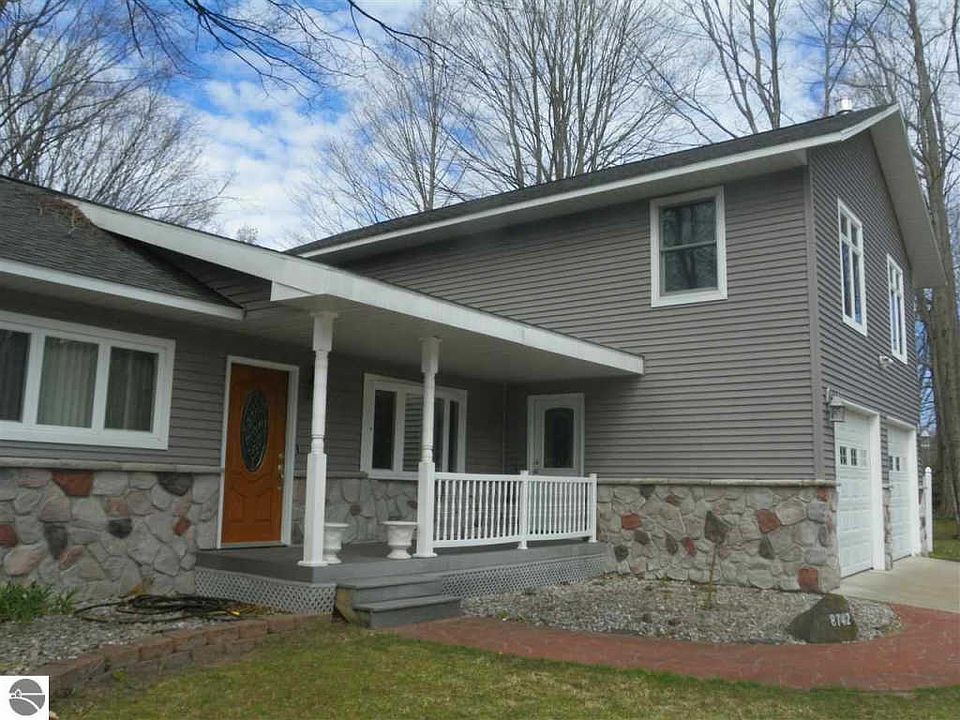 1st image of 8742 Red Pine Dr