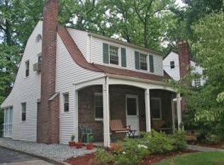 535 Standish Rd, Teaneck, NJ 07666