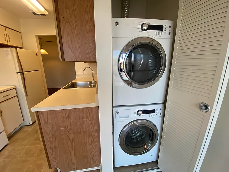 Princeton Circle West Apartments — Photo 25