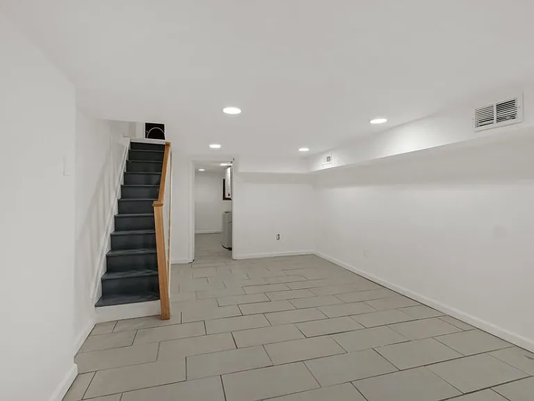 2356 N Colorado St — Photo 2