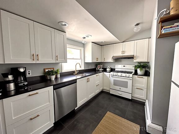 2nd image of 111 Harvest Ave Floor 2
