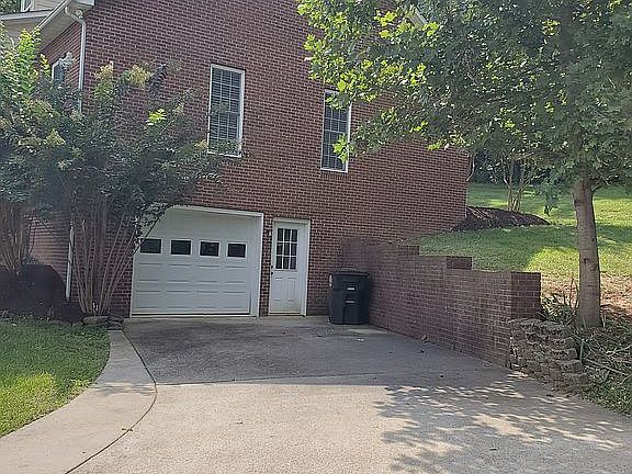 3rd image of 3939 Olyvia Ct