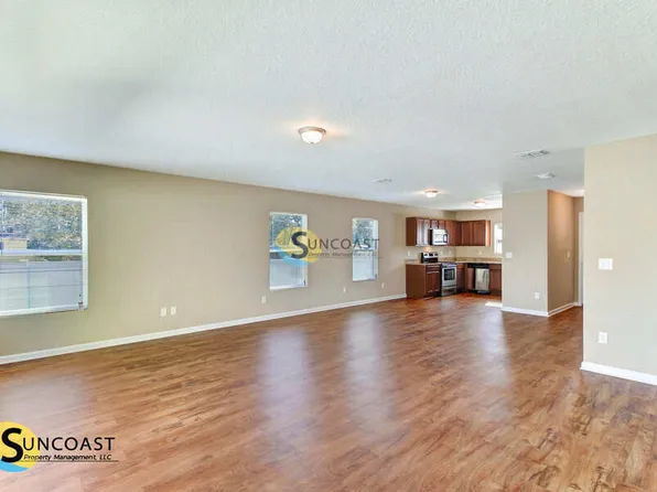 4525 Glendas Meadow Dr, Jacksonville, FL 32210