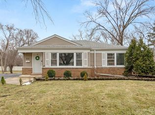 572 Glendale Ave, Glen Ellyn, IL 60137