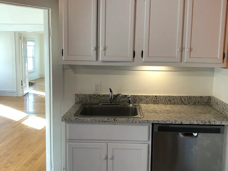 128 Pleasant St #4 — Photo 16