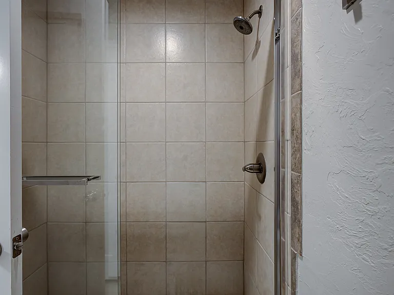 405 Sundance Ln — Photo 31