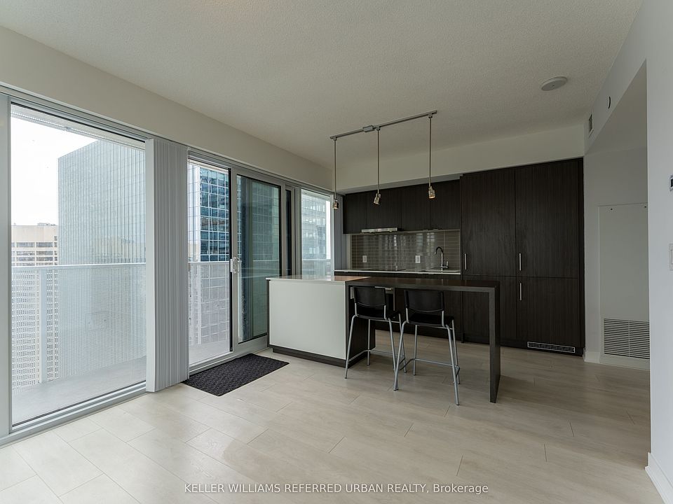 1st image of 88 Harbour St Unit 3207
