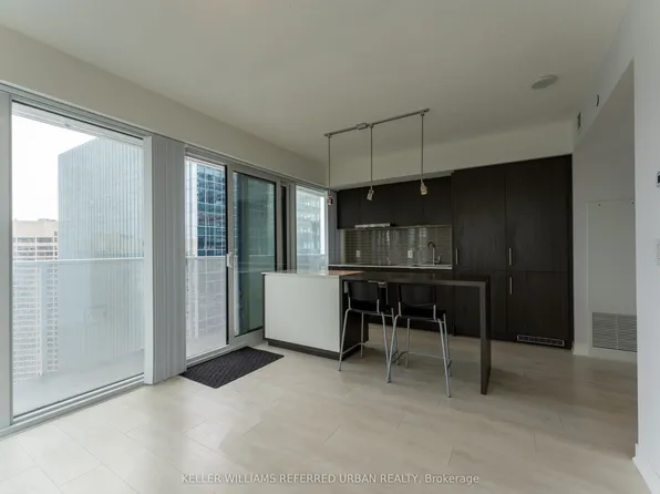 88 Harbour St, Toronto, ON