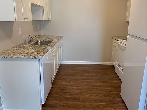 2nd image of 901 S Franklin Ave #105