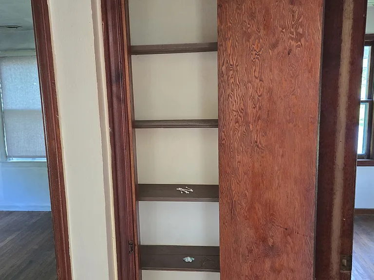 2415 Crystal St — Photo 11