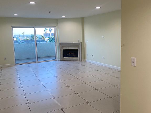 3rd image of 11551 Santa Monica Blvd #Penthouse D