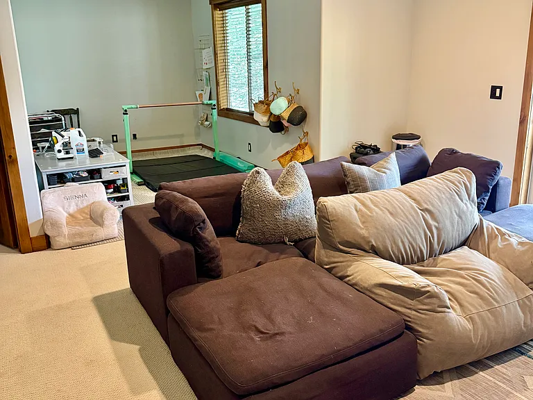 7492 Susans Cir — Photo 31