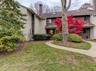63 Oak Knoll Dr, Berwyn, PA 19312