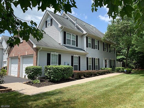 2nd image of 22 Stillwell Ct #22