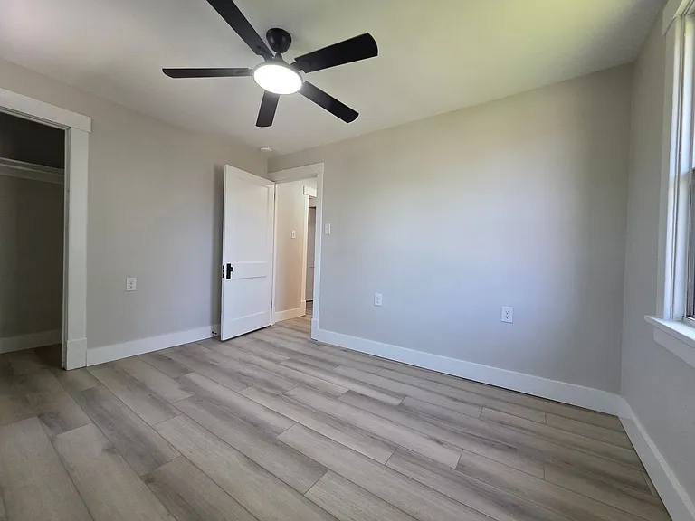 4620 5th Ave — Photo 16