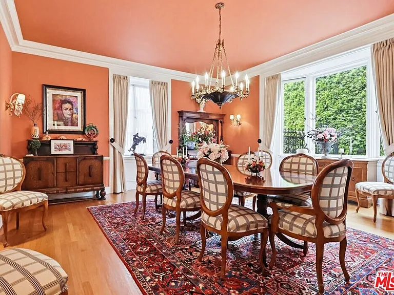 516 S Rimpau Blvd — Photo 32