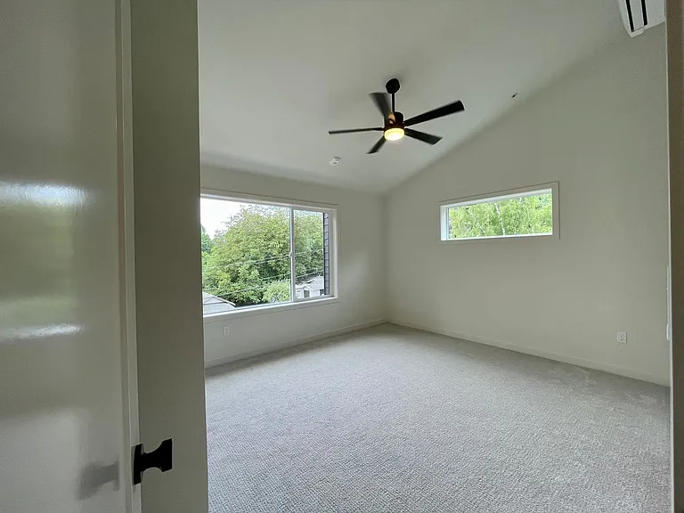 601 SE Spokane St #201 — Photo 32