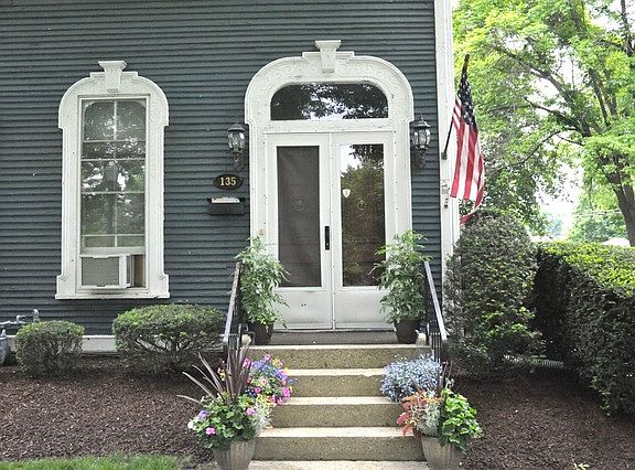 4th image of 133/135 N Brainard St