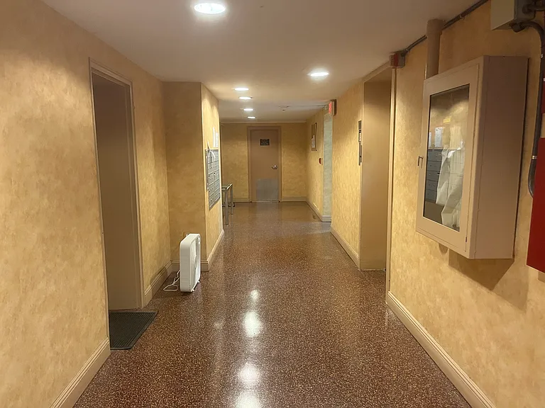 1575 Center Ave — Photo 11