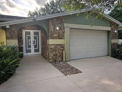 5095 SW 73rd Ave Photo 1