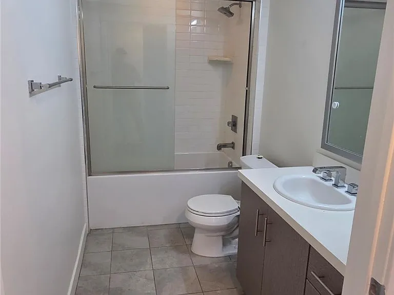 436 S Virgil Ave #405 — Photo 12