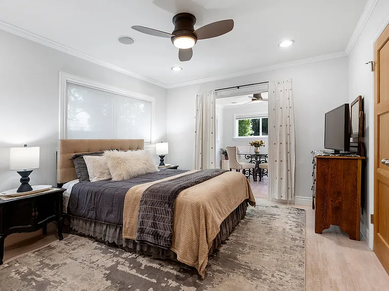 2035 El Prado St — Photo 15