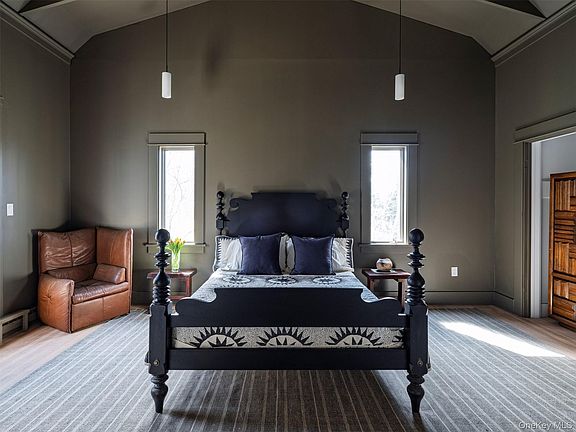 5th image of 8 Chapel Drive