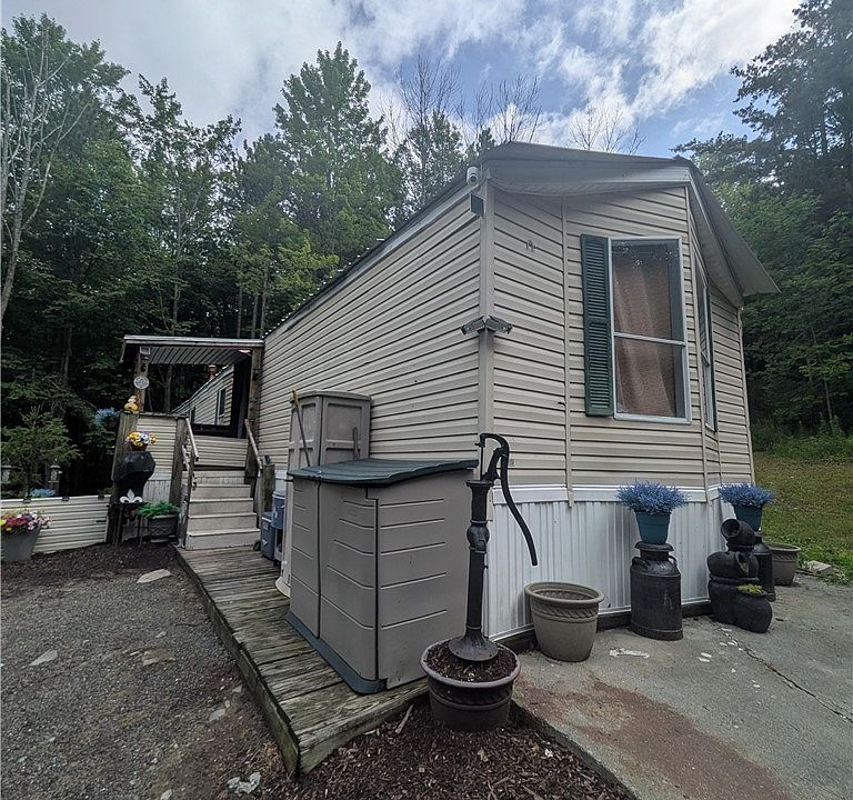 1st image of 128 Seely Hill Rd