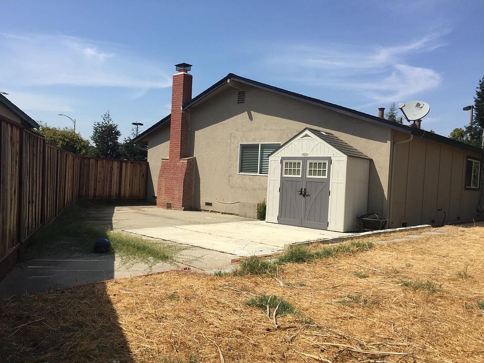 2nd image of 1448 Holly Hill Dr