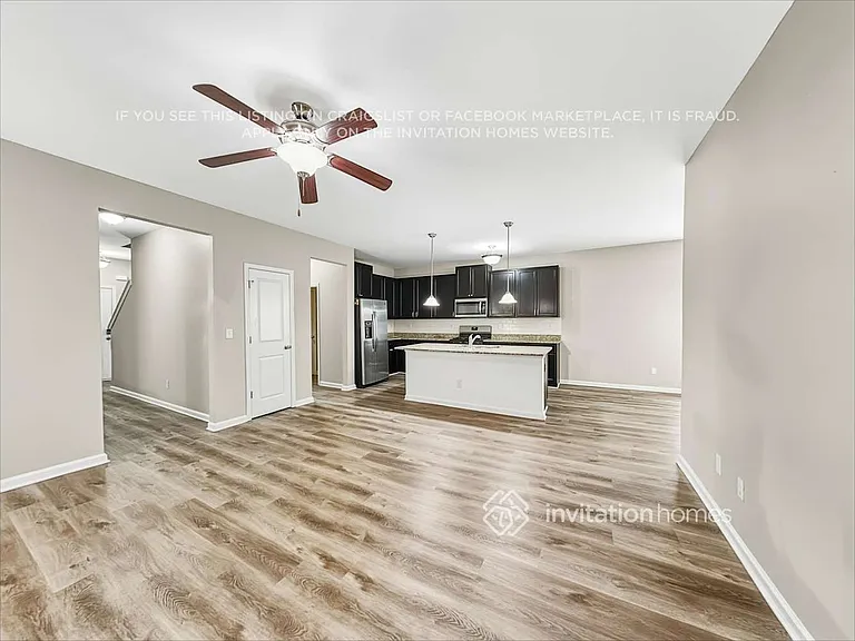 657 Armitage Way — Photo 8