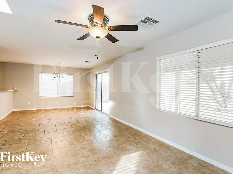 6422 Fulton Meadows Ave — Photo 3