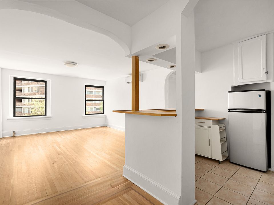 1st image of 240 E 24th St APT 3F