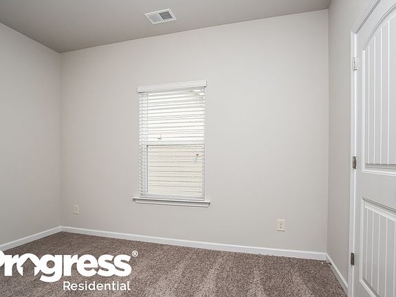 5th image of 305 Lara Ln