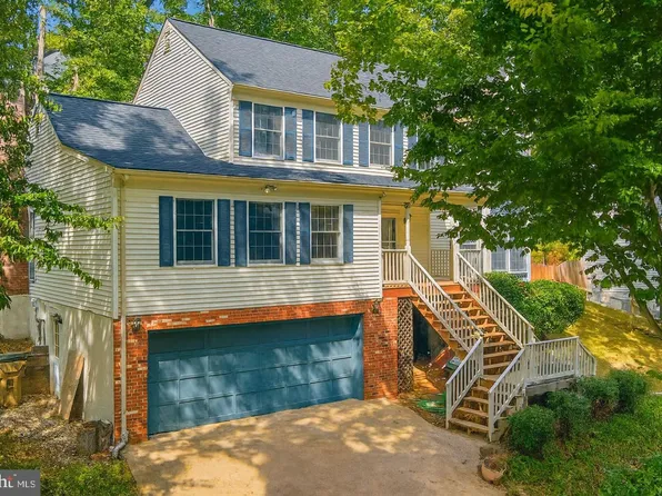 2425 Harpoon Dr, Stafford, VA 22554