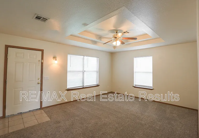 2223 W Roselawn St — Photo 5
