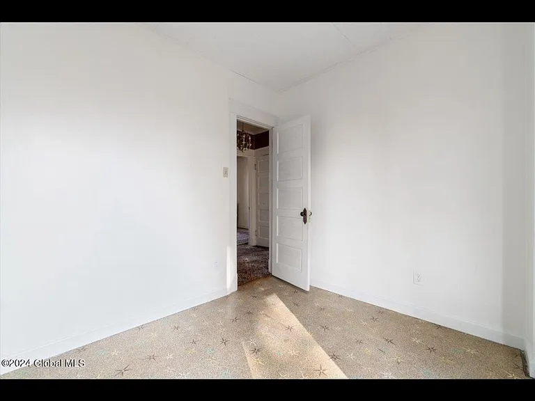 117 N Pine Ave #1 — Photo 3