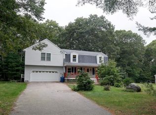 16 Chelsea Farm Dr, Richmond, RI 02898