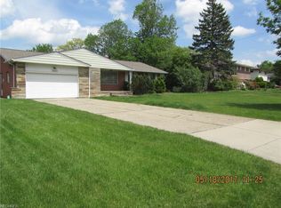 1947 Bremerton Rd, Lyndhurst, OH 44124