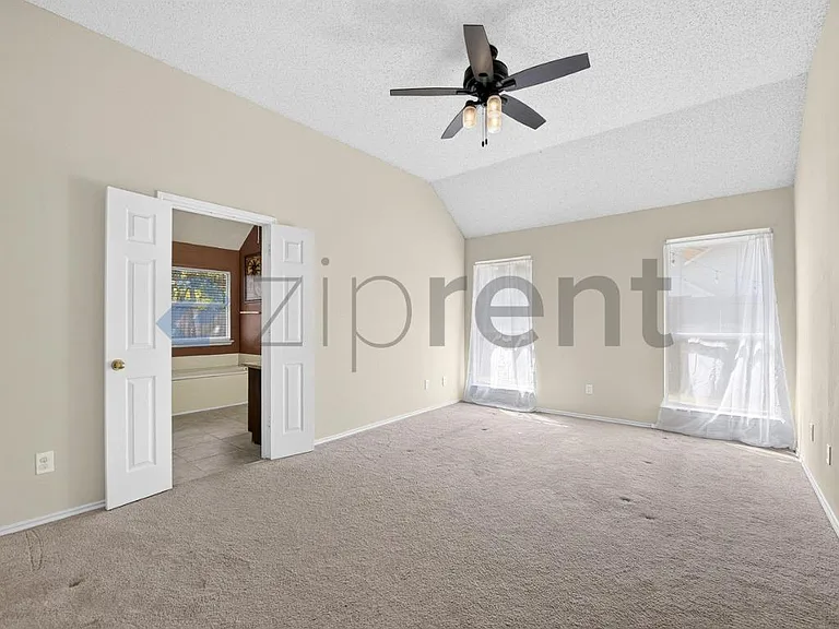 5412 Blue Water Lake Dr — Photo 18