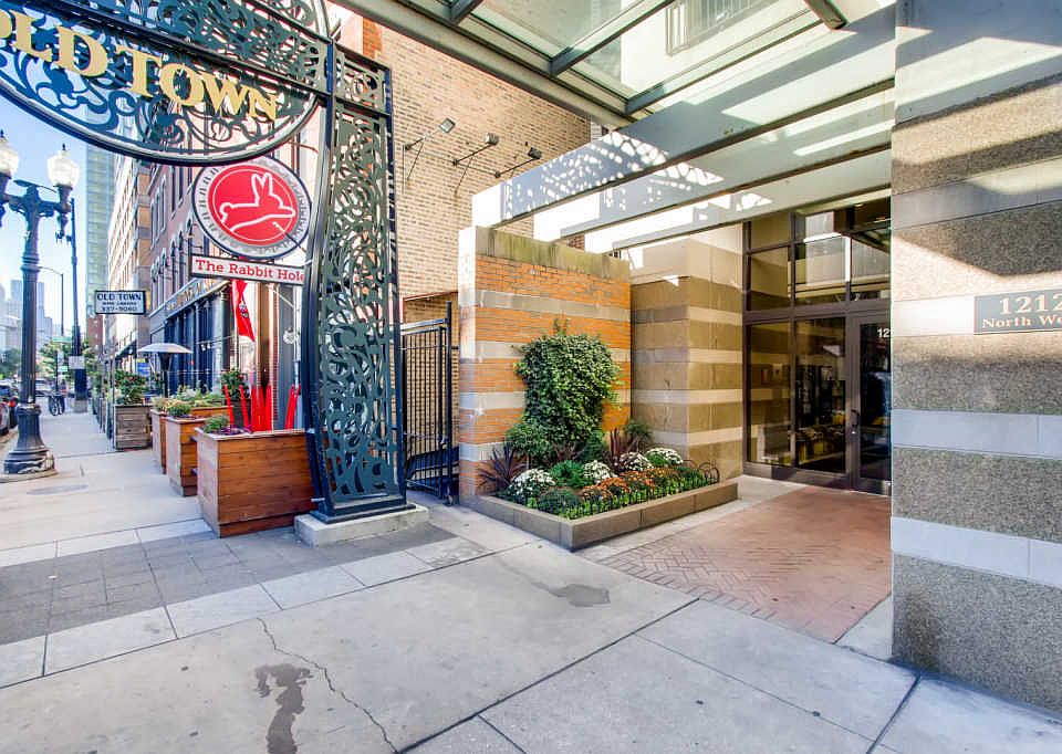 1st image of 1212 N Wells St APT 1503