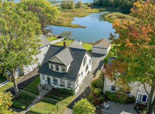 361 Riverside Dr, Fairfield, CT 06824