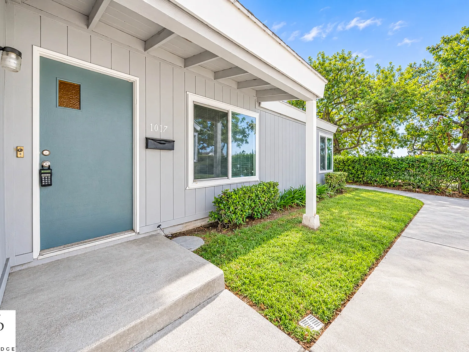 3 bed, 989 sqft, $2,900 — Photo 2