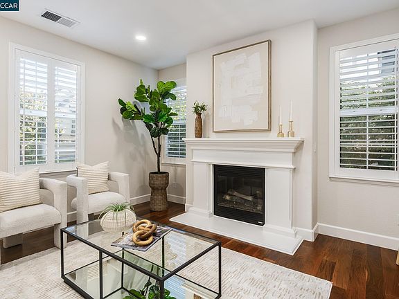 4th image of 2727 Salisbury Way