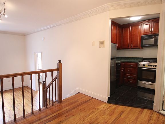 2nd image of 126 W 82nd St APT 7