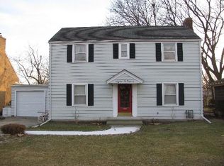 803 E 11th St, Lockport, IL 60441